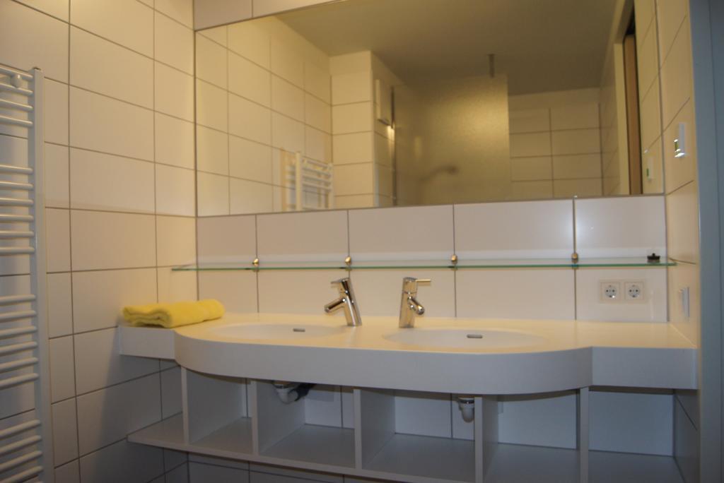 Dreibettzimmer mit Gemeinschaftsbad